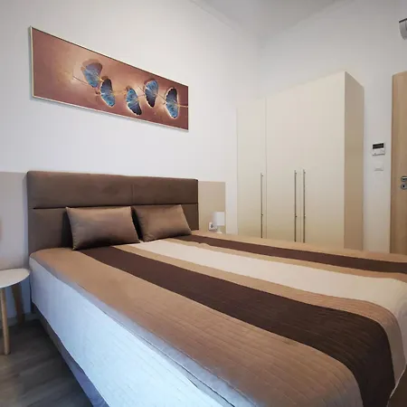 Silver - Waterfront With Lakeview *