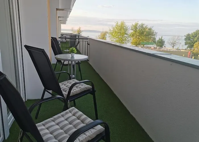 Апартаменты Silver - Waterfront With Lakeview