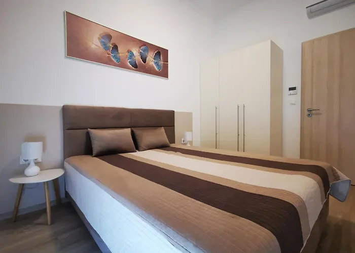 Silver - Waterfront With Lakeview *